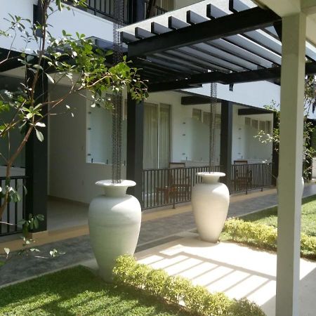 Garden Beach Hotel Kalutara Exteriör bild