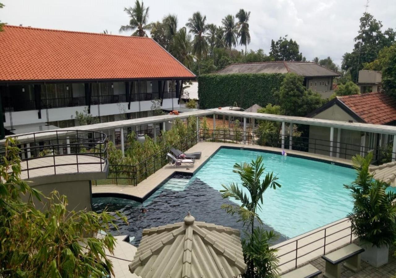 Garden Beach Hotel Kalutara Exteriör bild