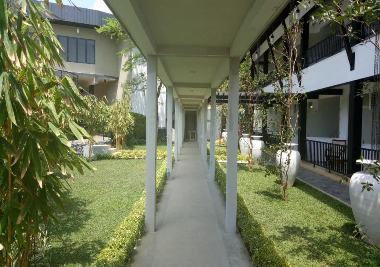 Garden Beach Hotel Kalutara Exteriör bild